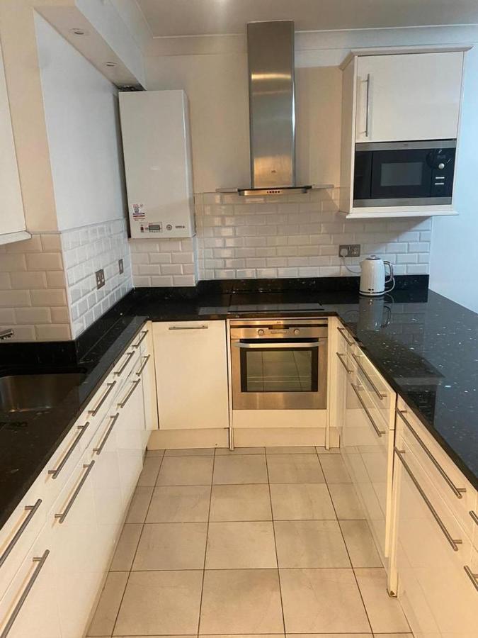 Cozy Two Bedroom Flat In The Heart Of Londres Extérieur photo